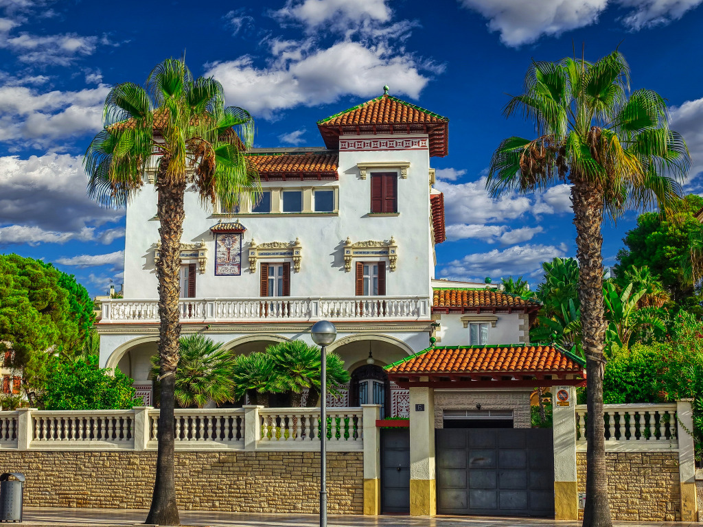 Casa Verge de la Pineda à Salou, Espagne jigsaw puzzle in Paysages urbains puzzles on TheJigsawPuzzles.com