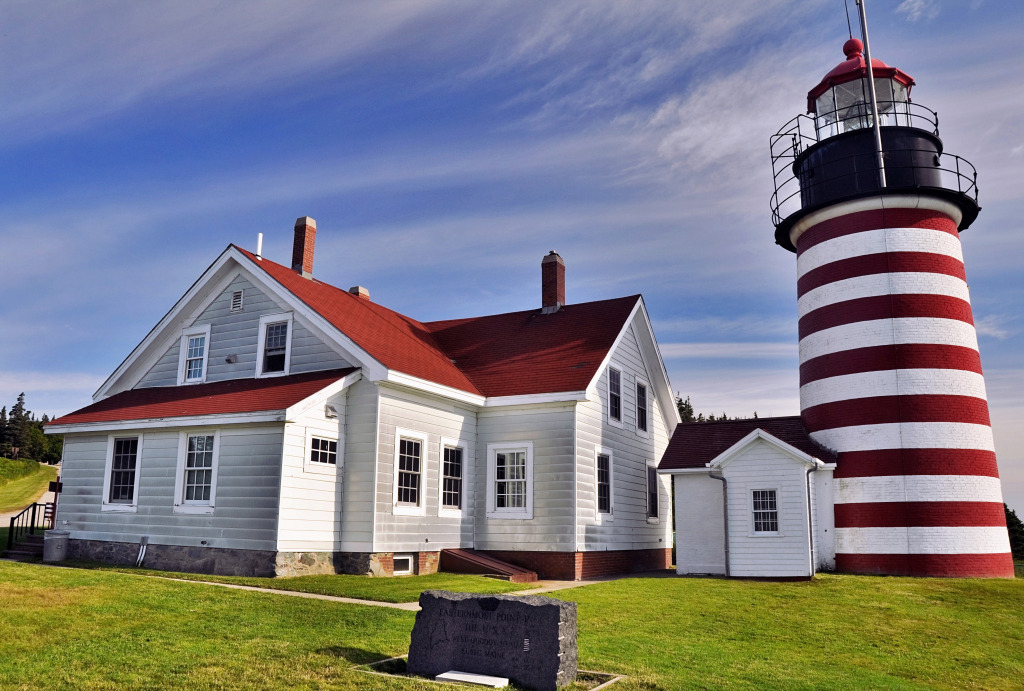 West Quoddy Head Leuchtturm in Lubec, ME, USA jigsaw puzzle in Großartige Landschaften puzzles on TheJigsawPuzzles.com