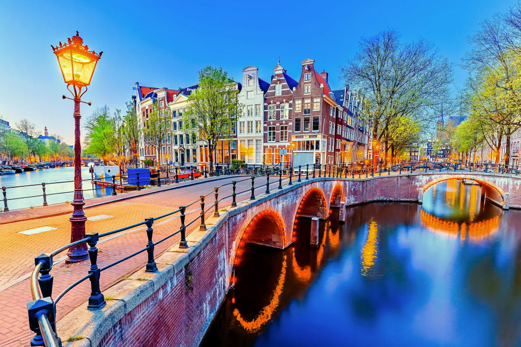 Canal Keizersgracht la nuit à Amsterdam jigsaw puzzle in Ponts puzzles on TheJigsawPuzzles.com