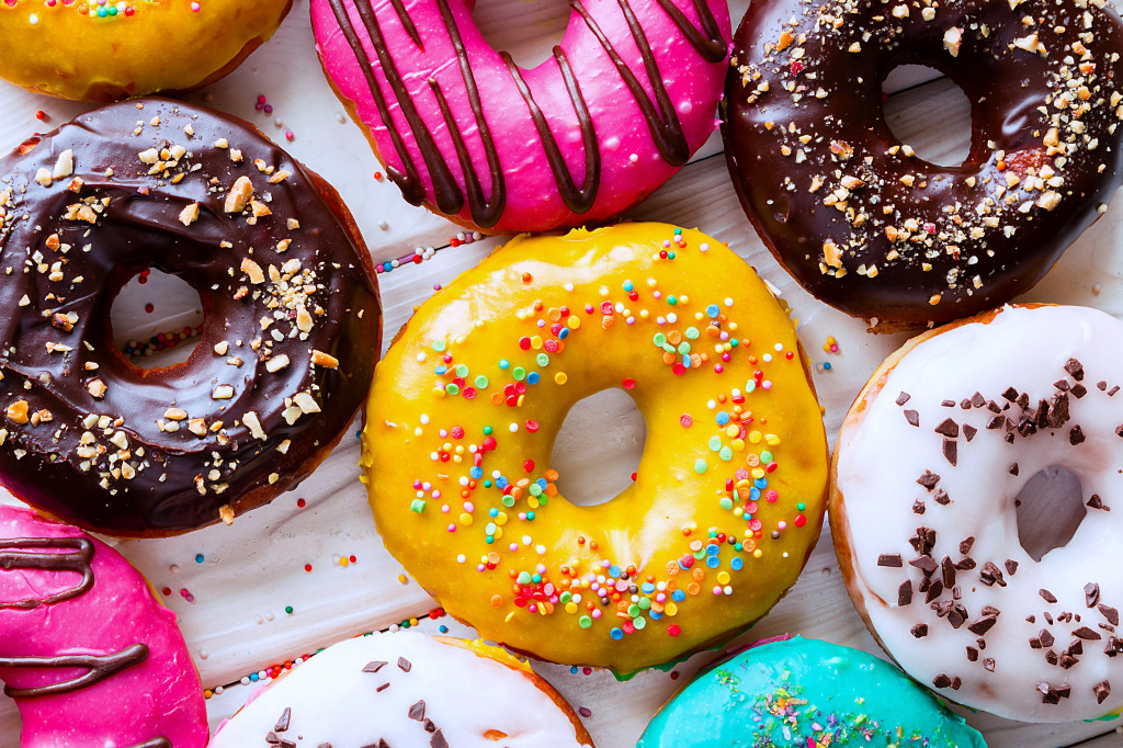 Vielfalt köstlicher Donuts jigsaw puzzle in Essen & Trinken puzzles on TheJigsawPuzzles.com