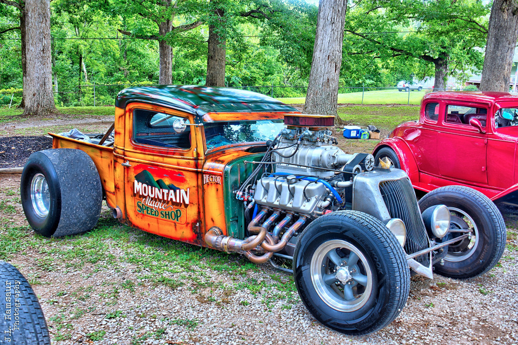 Mountain Magic Speed Shop Car Show, Baxter, TN jigsaw puzzle in Cars & Bikes puzzles on TheJigsawPuzzles.com