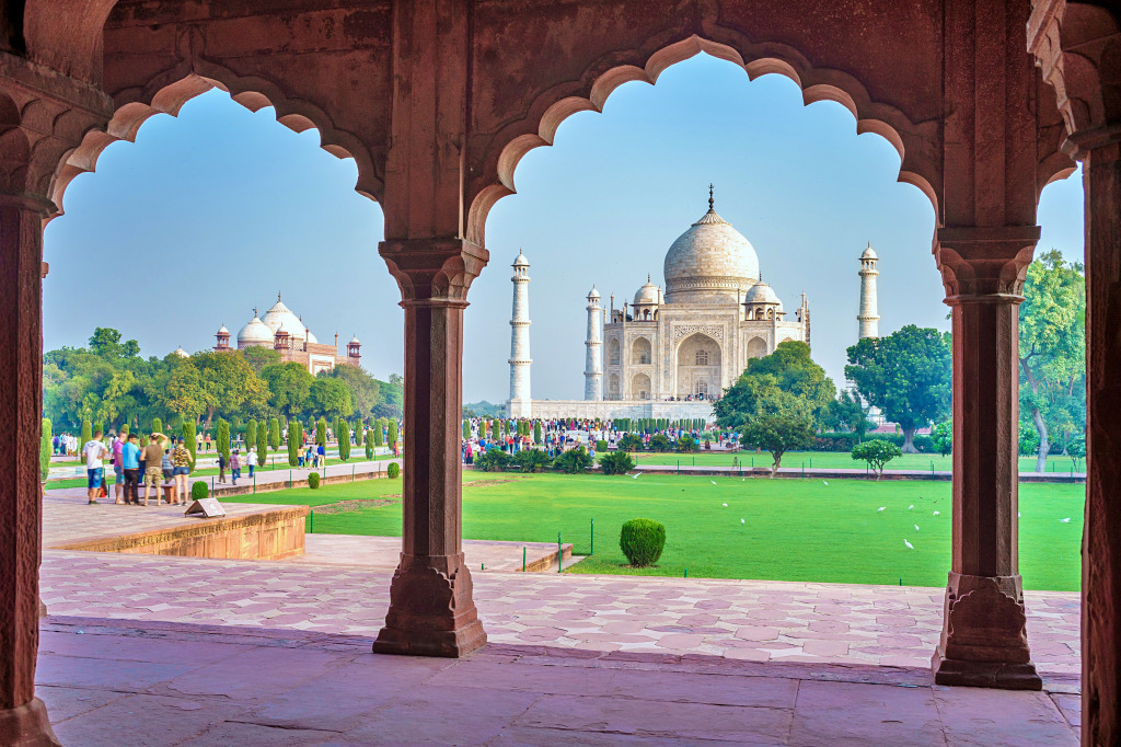 Blick auf das Taj Mahal in Agra, Indien jigsaw puzzle in Großartige Landschaften puzzles on TheJigsawPuzzles.com