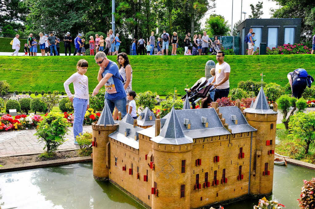 Madurodam, un parc miniature à La Haye, Pays-Bas jigsaw puzzle in Puzzle du jour puzzles on TheJigsawPuzzles.com
