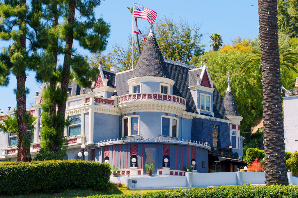 Magic Castle in Hollywood, Los Angeles, CA, USA jigsaw puzzle in Schlösser puzzles on TheJigsawPuzzles.com