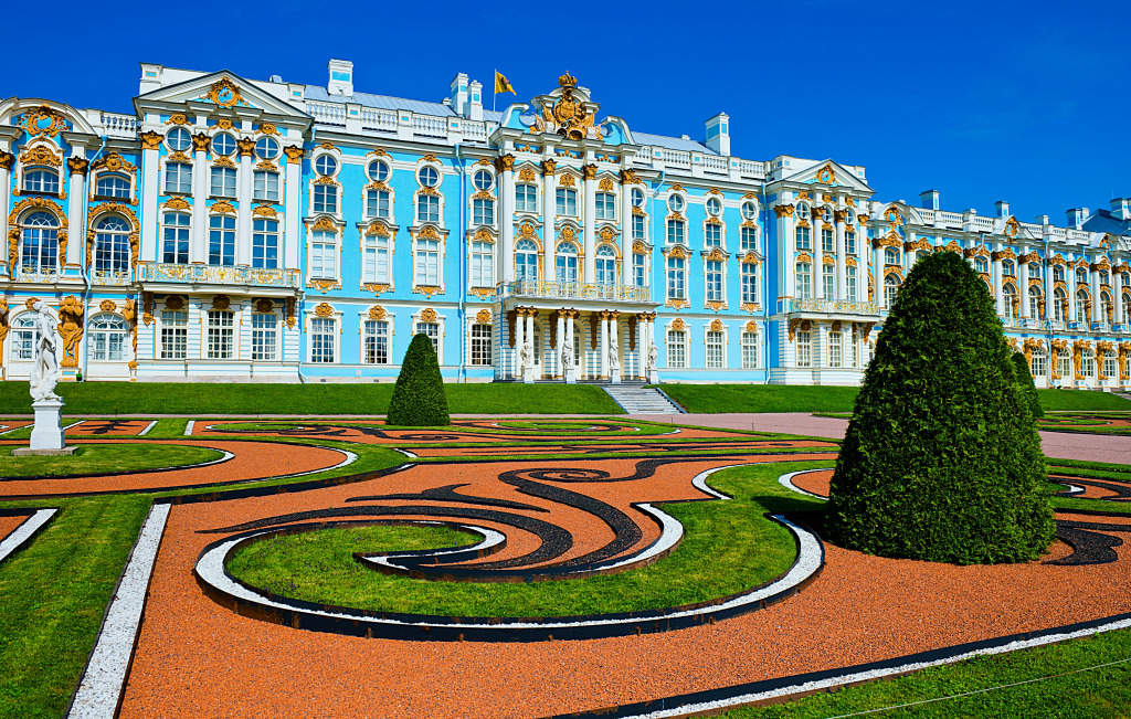 Katharinapalast an einem sonnigen Sommertag, Russland jigsaw puzzle in Schlösser puzzles on TheJigsawPuzzles.com