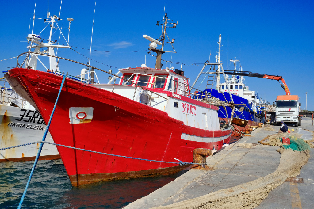 Fischerboote in Portopalo di Capo Passero, Italien jigsaw puzzle in Puzzle des Tages puzzles on TheJigsawPuzzles.com