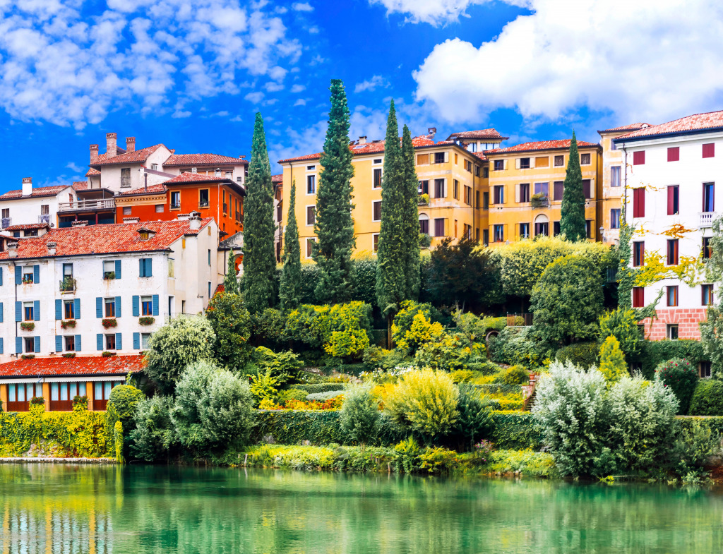 Pittoresque Bassano del Grappa, Italie jigsaw puzzle in Paysages urbains puzzles on TheJigsawPuzzles.com