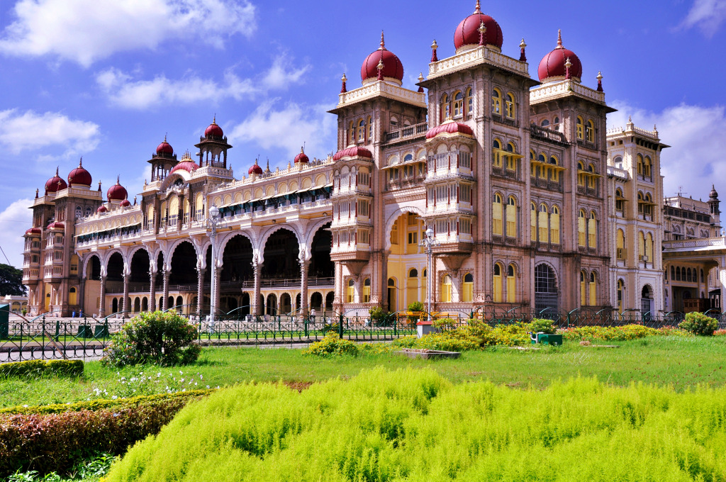 Palais de Mysore en Inde jigsaw puzzle in Châteaux puzzles on TheJigsawPuzzles.com