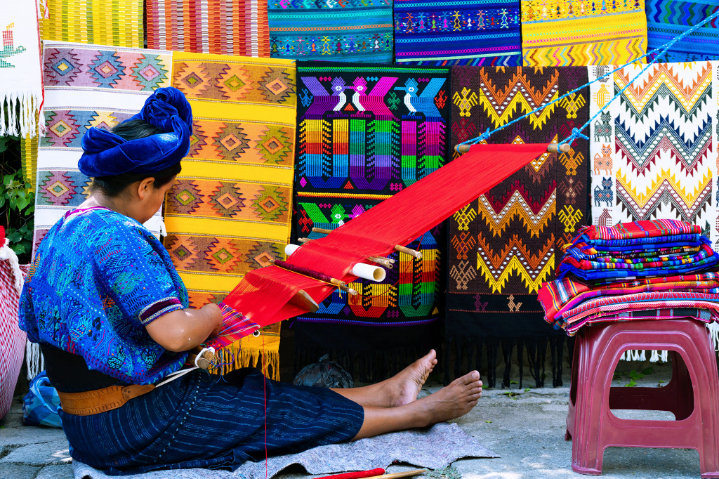 Tecelagem de Mulher Maia, Guatemala jigsaw puzzle in Artesanato puzzles on TheJigsawPuzzles.com