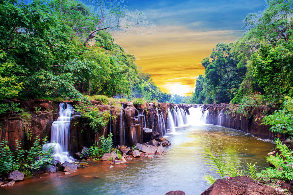 Cachoeira Tad Pha Suam, no Laos jigsaw puzzle in Cachoeiras puzzles on TheJigsawPuzzles.com
