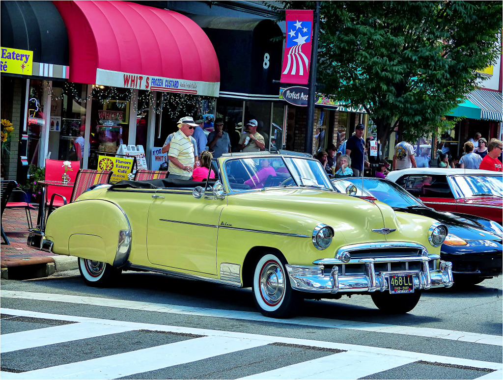 Chevrolet Deluxe Cabriolet 1949 à Lebanon, OH jigsaw puzzle in Voitures et Motos puzzles on TheJigsawPuzzles.com