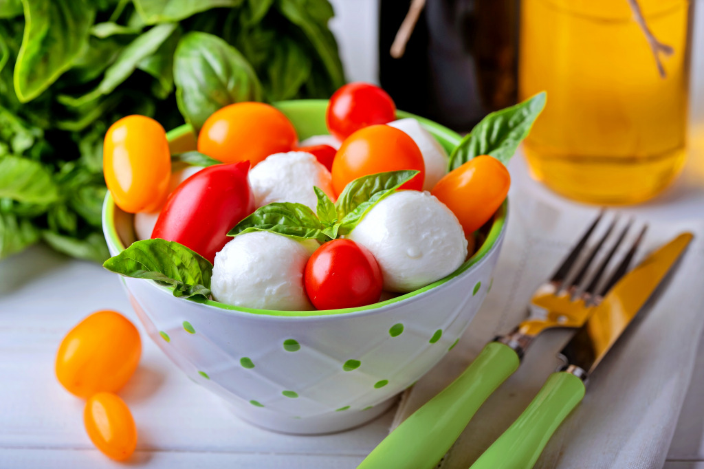 Salada Caprese Italiana jigsaw puzzle in Zoom puzzles on TheJigsawPuzzles.com