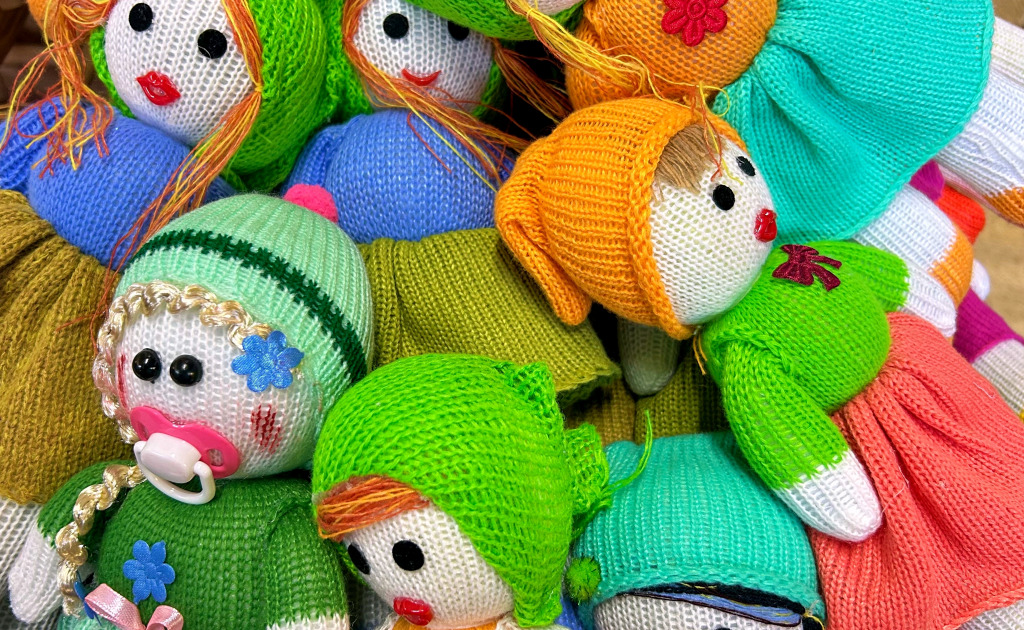 Poupées tricotées à la main jigsaw puzzle in Bricolage puzzles on TheJigsawPuzzles.com