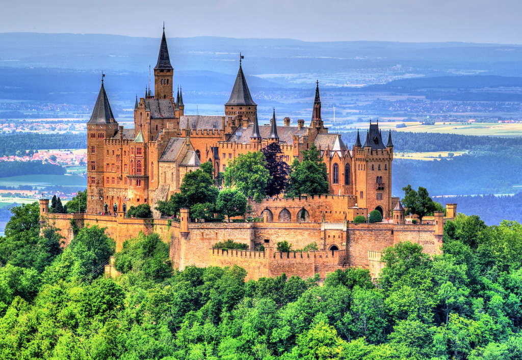 Vue du château de Hohenzollern, Allemagne jigsaw puzzle in Châteaux puzzles on TheJigsawPuzzles.com