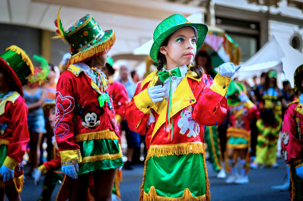 Kinder bei der Karnevalsparade in Buenos Aires, Argentinien jigsaw puzzle in Menschen puzzles on TheJigsawPuzzles.com