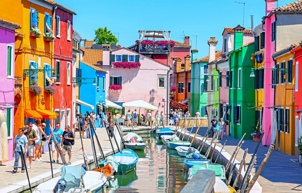 Malerische Häuser auf der Insel Burano, Italien jigsaw puzzle in Straßenansicht puzzles on TheJigsawPuzzles.com
