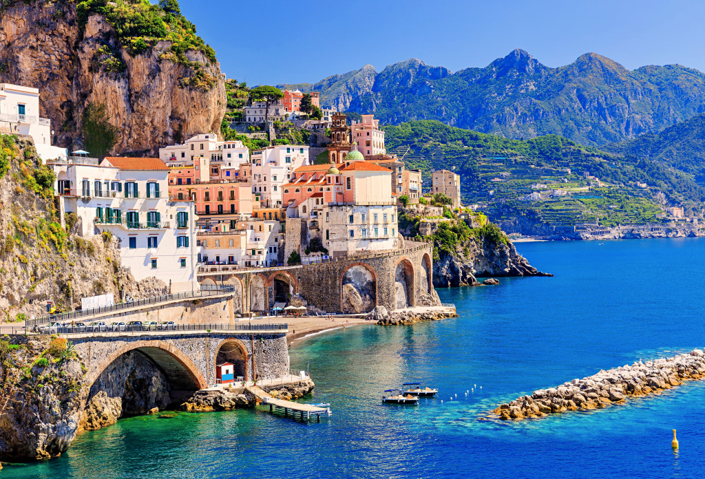 Vue d’Atrani, côte amalfitaine, Italie jigsaw puzzle in Puzzle du jour puzzles on TheJigsawPuzzles.com