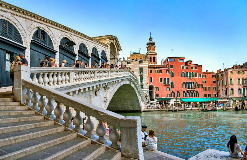 Pont Rialto au-dessus du Grand Canal, Venise, Italie jigsaw puzzle in Ponts puzzles on TheJigsawPuzzles.com
