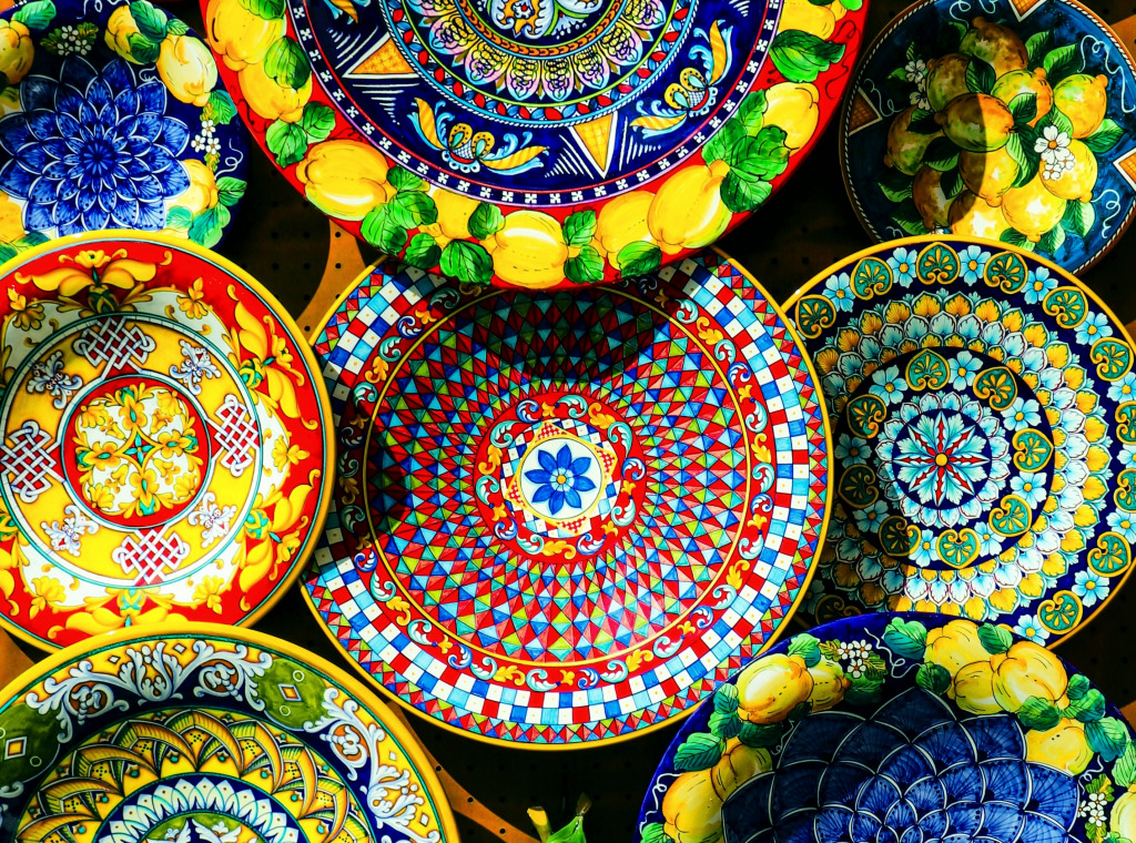 Assiettes à motif citron, Positano, Italie jigsaw puzzle in Macrophotographie puzzles on TheJigsawPuzzles.com