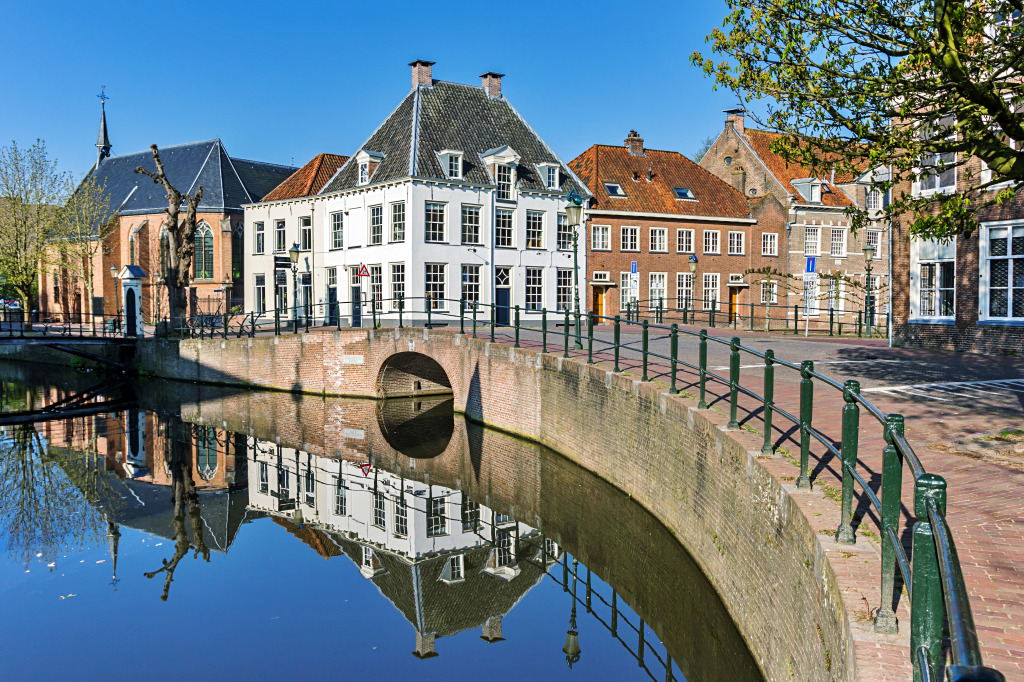Kanal im Zentrum von Amersfoort, Holland jigsaw puzzle in Brücken puzzles on TheJigsawPuzzles.com