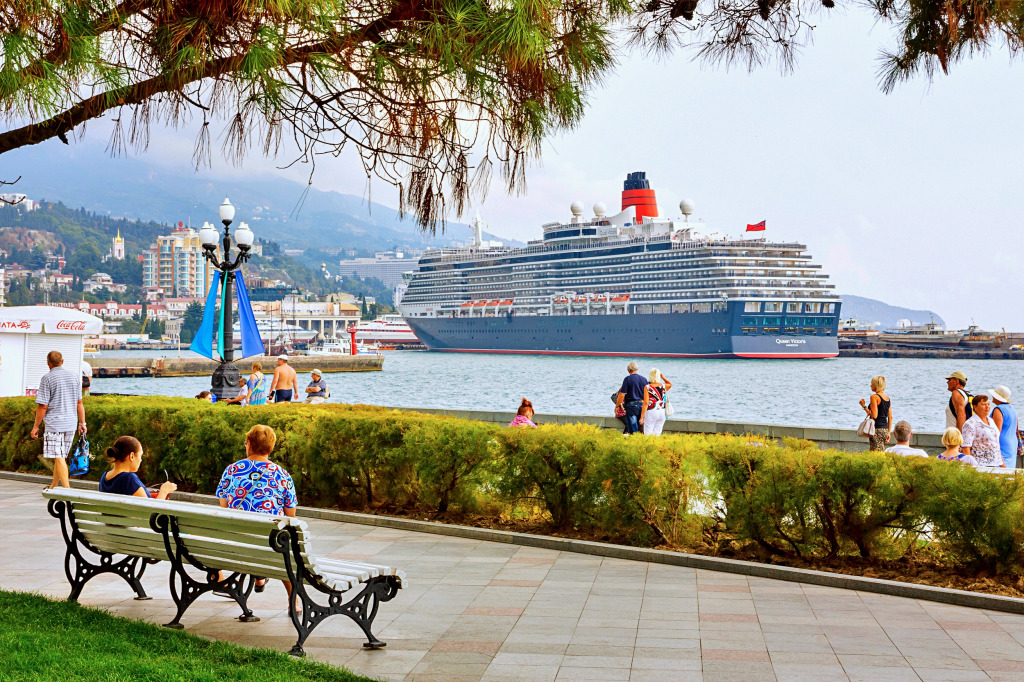 Cruise Ship Queen Victoria in Yalta, Ukraine jigsaw puzzle in Great Sightings puzzles on TheJigsawPuzzles.com