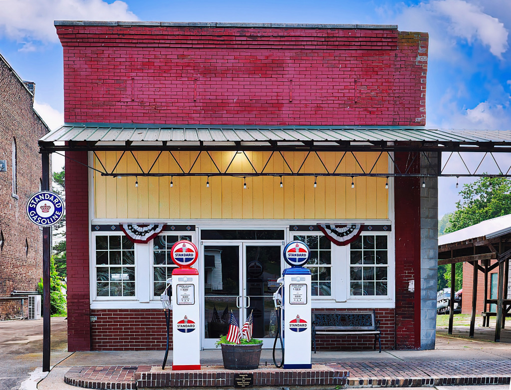 Gas Station in Normandy, Tennessee, USA jigsaw puzzle in Street View puzzles on TheJigsawPuzzles.com