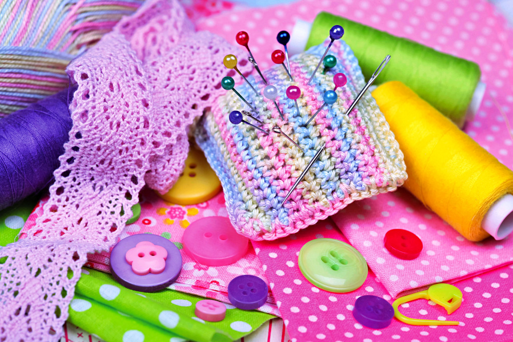 Accessoires pour la couture en gros plan jigsaw puzzle in Bricolage puzzles on TheJigsawPuzzles.com