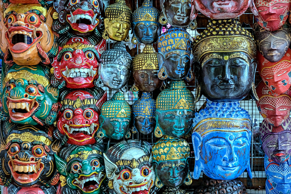 Masques faits main à Bali jigsaw puzzle in Bricolage puzzles on TheJigsawPuzzles.com