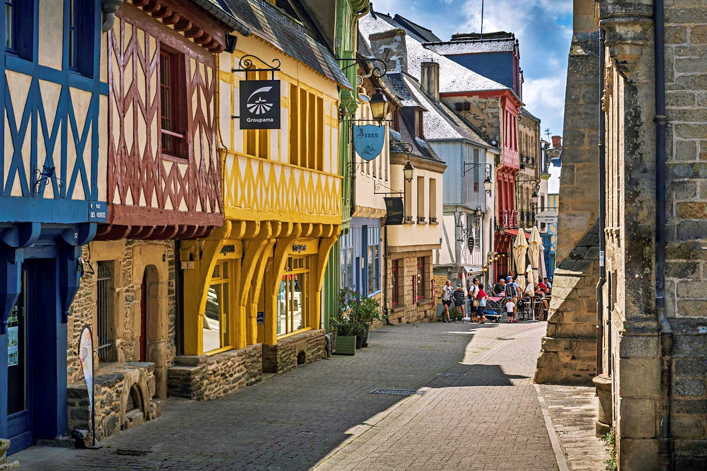 Half-Timbered Houses in Josselin, Morbihan, France jigsaw puzzle in Street View puzzles on TheJigsawPuzzles.com