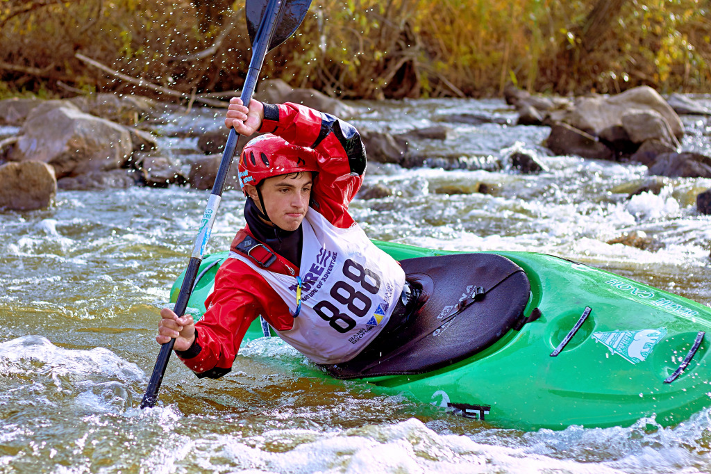 Extreme Kayaking on Rapids, Ukraine jigsaw puzzle in Waterfalls puzzles on TheJigsawPuzzles.com