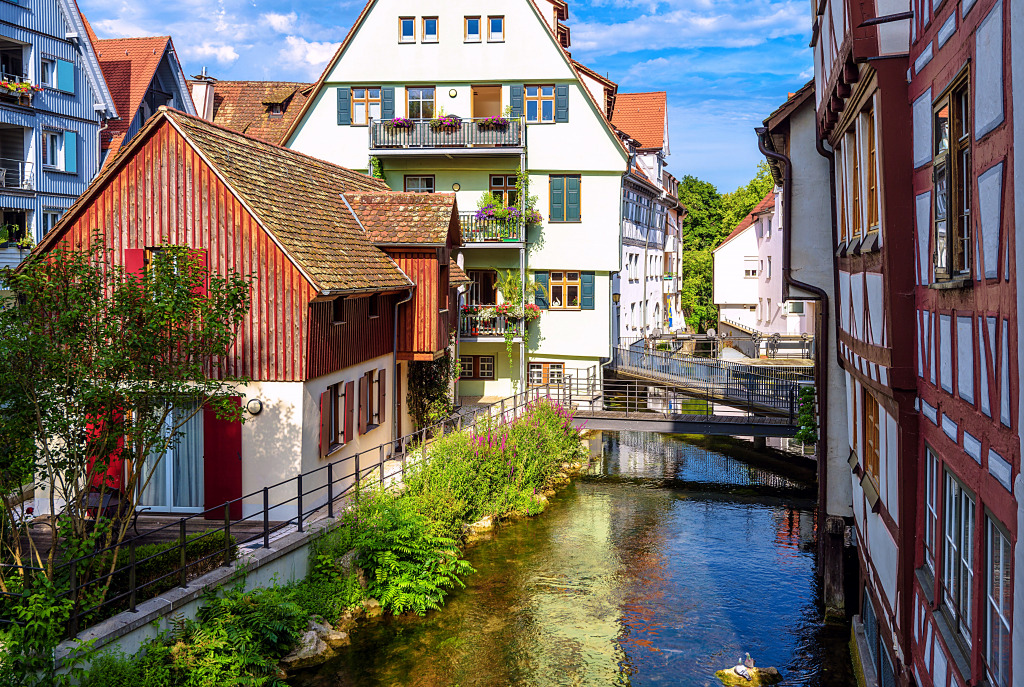 Canal in Fisherman's Quarter in Ulm, Germany jigsaw puzzle in Bridges puzzles on TheJigsawPuzzles.com