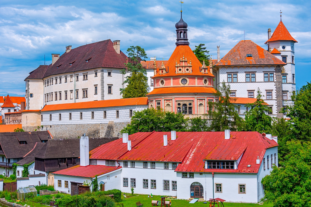 Historische Burg Jindřichův Hradec, Tschechische Republik jigsaw puzzle in Schlösser puzzles on TheJigsawPuzzles.com