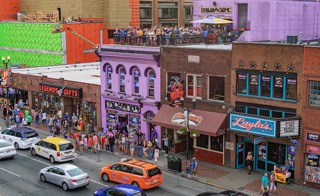 Pubs et bars sur les toits à Nashville, TN, États-Unis jigsaw puzzle in Paysages urbains puzzles on TheJigsawPuzzles.com