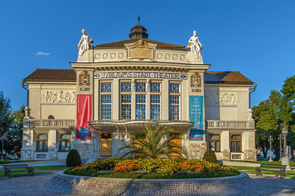 Stadttheater in Klagenfurt, Österreich jigsaw puzzle in Schlösser puzzles on TheJigsawPuzzles.com