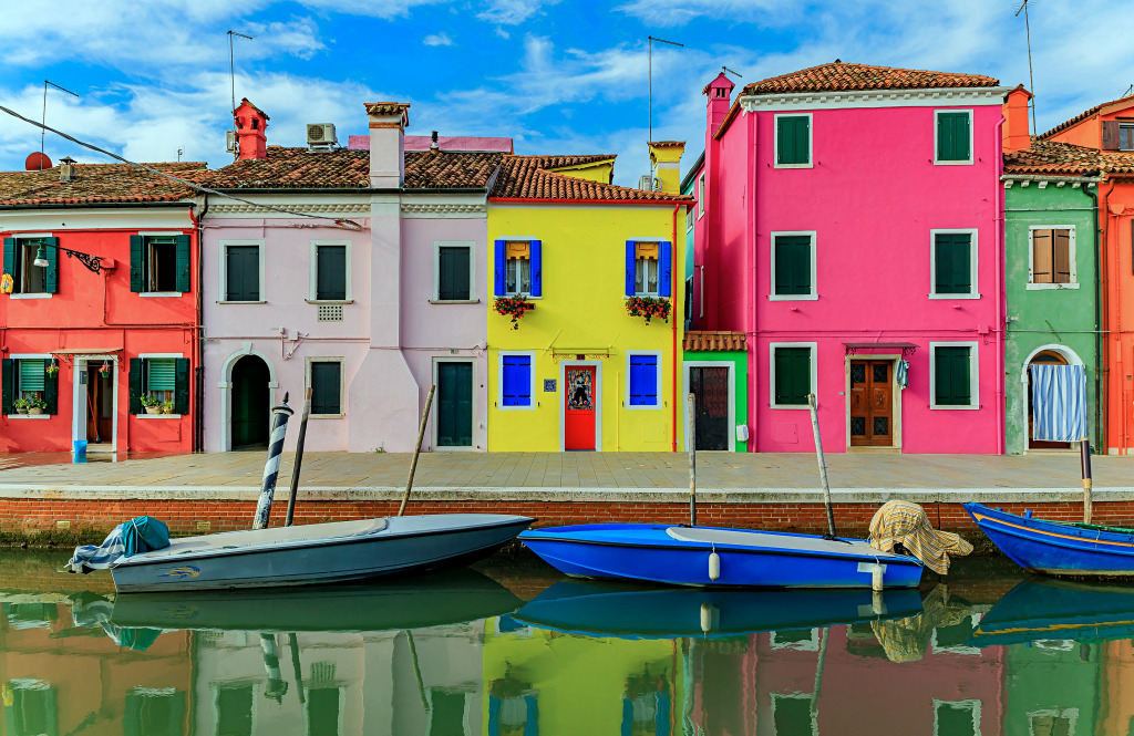 Canal pittoresque et maisons lumineuses à Burano jigsaw puzzle in Puzzle du jour puzzles on TheJigsawPuzzles.com