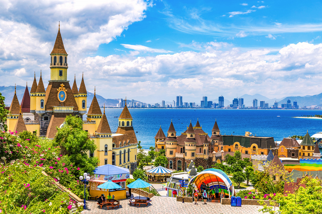 Vinpearl Land, Nha Trang, Vietnam jigsaw puzzle in Schlösser puzzles on TheJigsawPuzzles.com