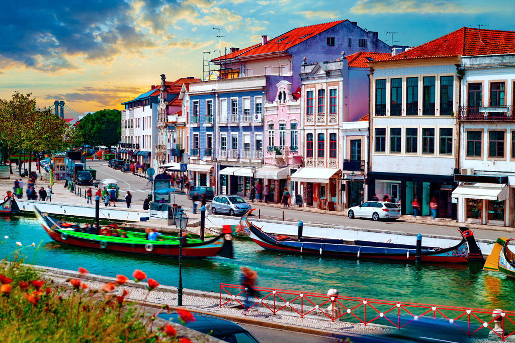 Kanal in Aveiro, Portugal jigsaw puzzle in Straßenansicht puzzles on TheJigsawPuzzles.com