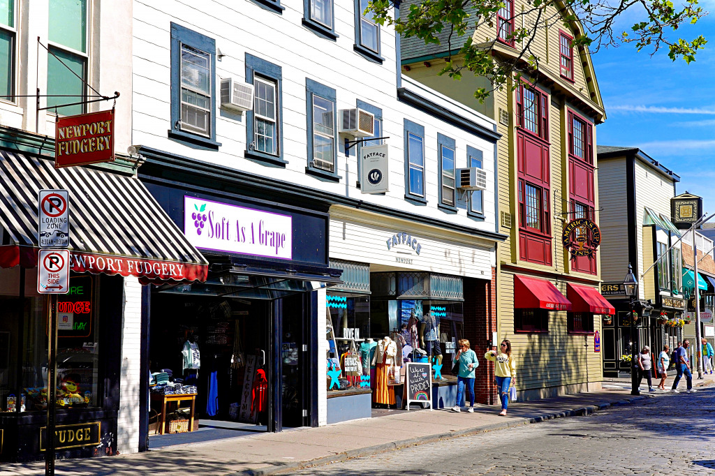 Historic Thames Street in Newport, RI, USA jigsaw puzzle in Street View puzzles on TheJigsawPuzzles.com