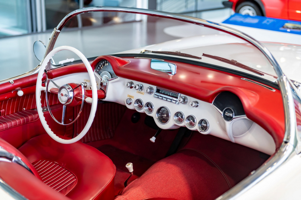 Кабриолет Chevrolet Corvette 1954 года jigsaw puzzle in Автомобили и Мотоциклы puzzles on TheJigsawPuzzles.com