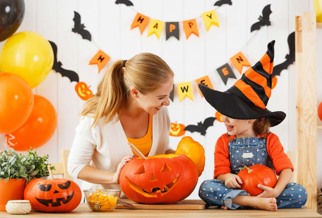 Preparing for Halloween jigsaw puzzle in Halloween puzzles on TheJigsawPuzzles.com