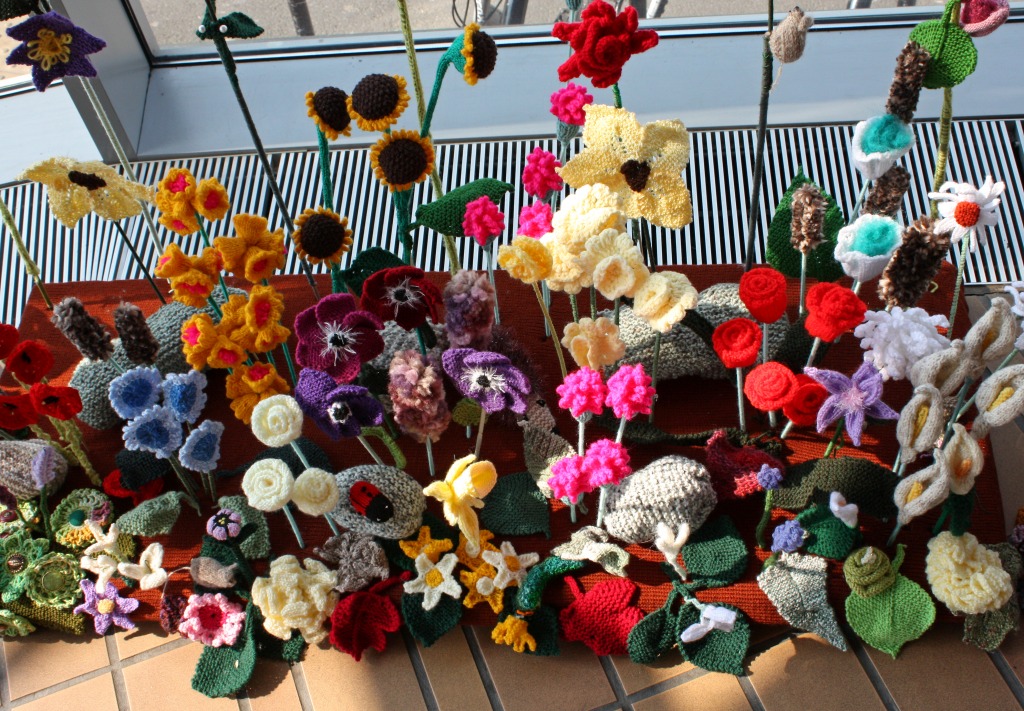 Knitted Garden jigsaw puzzle in Handmade puzzles on TheJigsawPuzzles.com