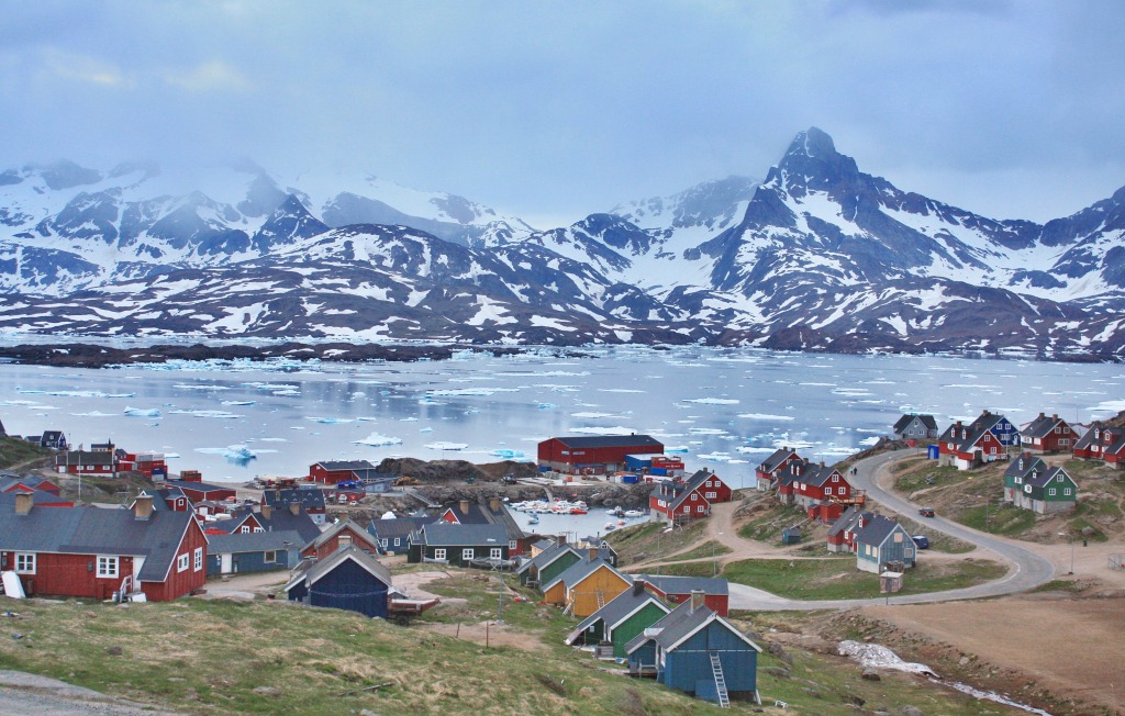 Tasiilaq, Greenland jigsaw puzzle in Puzzle of the Day puzzles on TheJigsawPuzzles.com