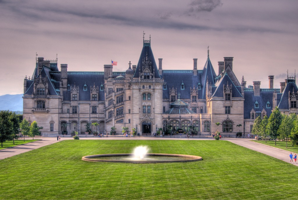Biltmore House, NC jigsaw puzzle in Пазл дня puzzles on TheJigsawPuzzles.com