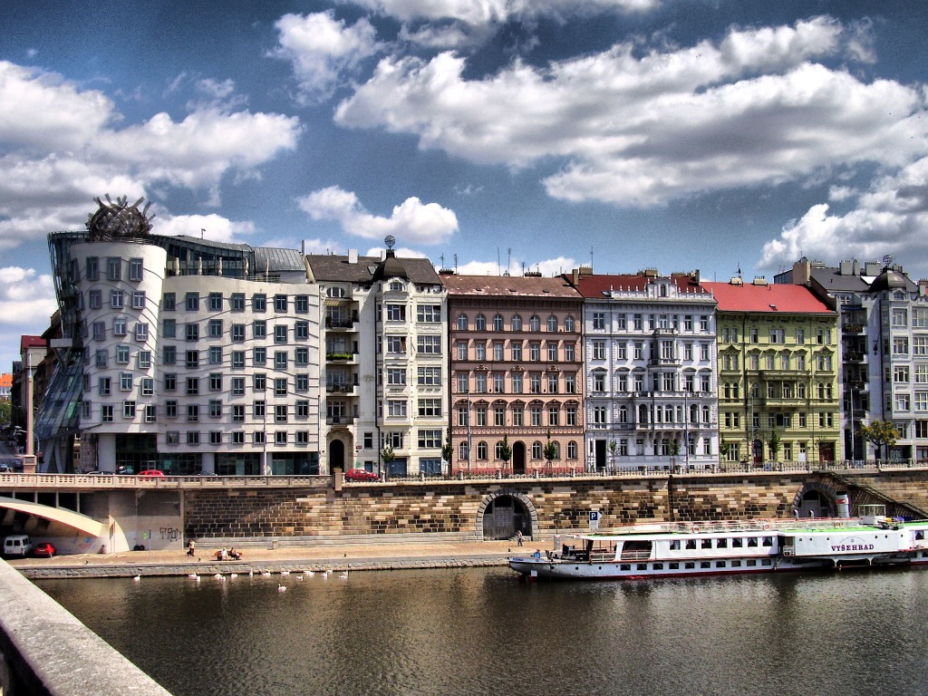 Dancing House jigsaw puzzle in Street View puzzles on TheJigsawPuzzles.com