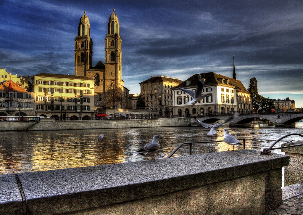 Grossmünster jigsaw puzzle in Paysages urbains puzzles on TheJigsawPuzzles.com