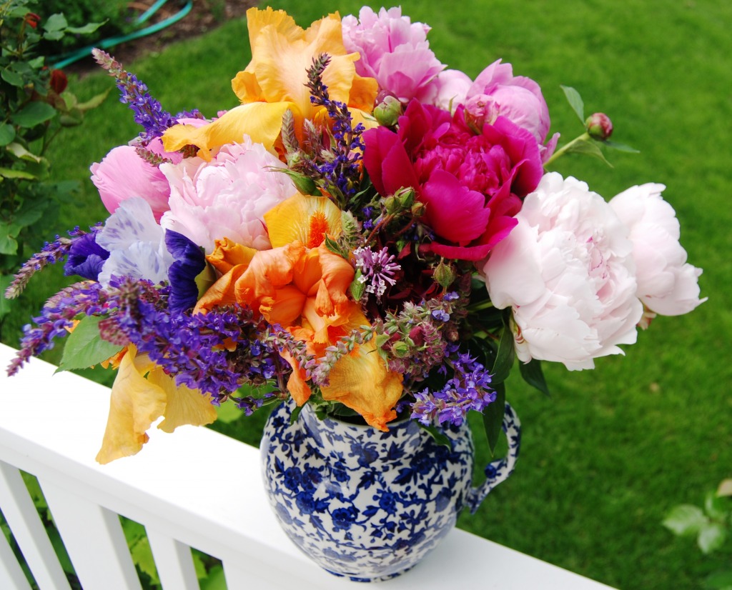 Garden Bouquet jigsaw puzzle in Flowers puzzles on TheJigsawPuzzles.com