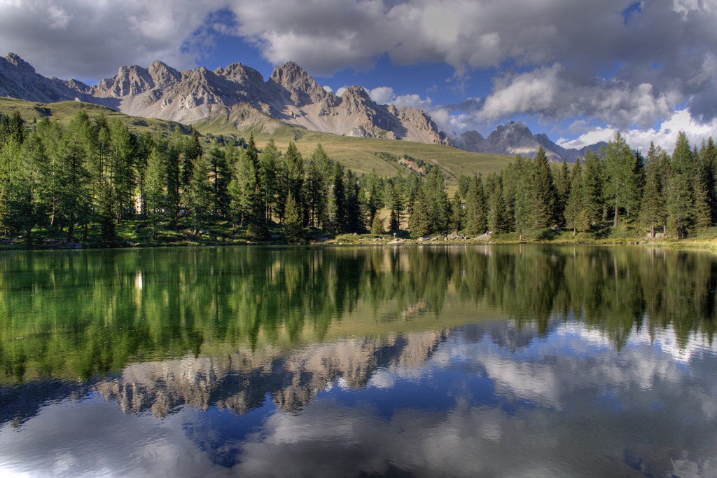 Lake San Pellegrino jigsaw puzzle in Great Sightings puzzles on TheJigsawPuzzles.com