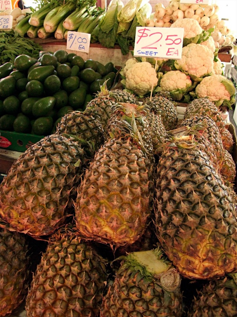 Tas d'ananas jigsaw puzzle in Fruits & Légumes puzzles on TheJigsawPuzzles.com